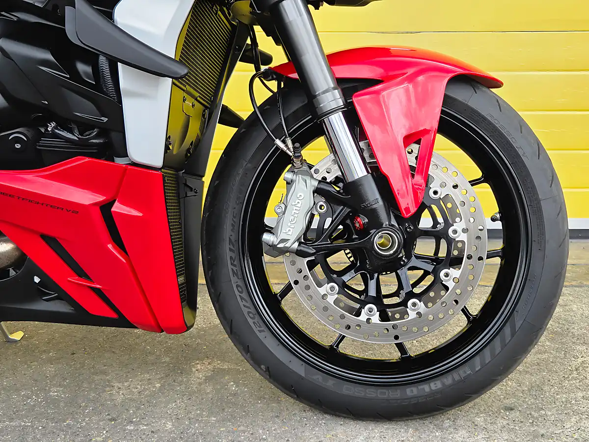 Used 2022 Ducati Streetfighter V2 Red - Interior and Exterior details 7