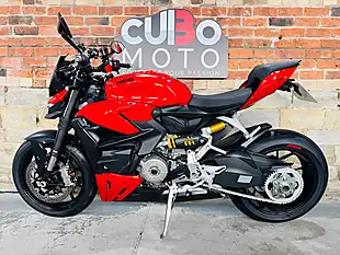 Used 2022 Ducati Streetfighter V2 Red - Interior and Exterior details 11