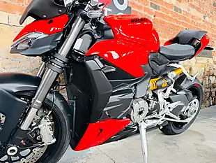 Used 2022 Ducati Streetfighter V2 Red - Interior and Exterior details 15