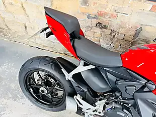Used 2022 Ducati Streetfighter V2 Red - Interior and Exterior details 9