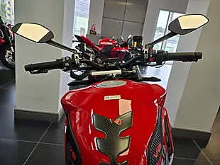 Used 2022 Ducati Streetfighter V2 Red - Interior and Exterior details 13