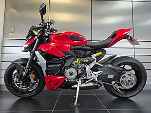 Used 2022 Ducati Streetfighter V2 Red - Interior and Exterior details 15