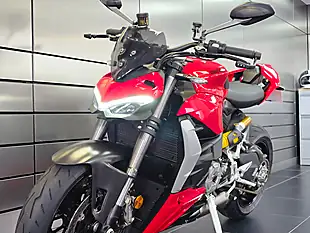 Used 2022 Ducati Streetfighter V2 Red - Interior and Exterior details 20