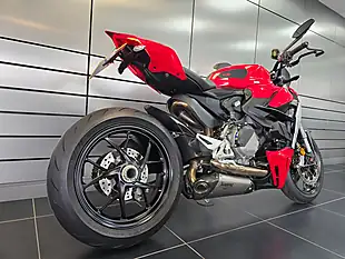 Used 2022 Ducati Streetfighter V2 Red - Interior and Exterior details 3