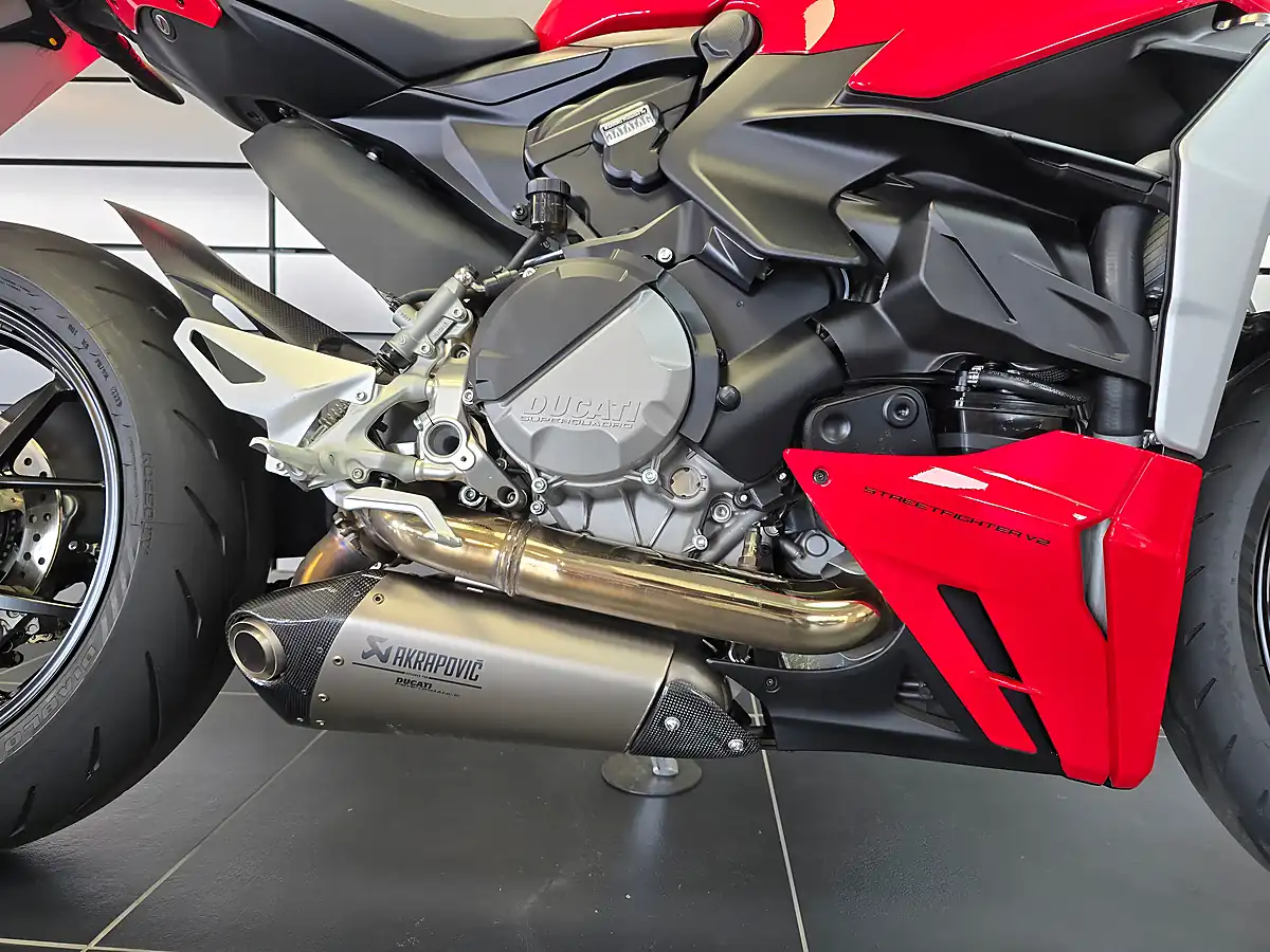Used 2022 Ducati Streetfighter V2 Red - Interior and Exterior details 7