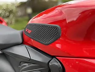 Used 2022 Ducati Streetfighter V2 Red - Interior and Exterior details 11