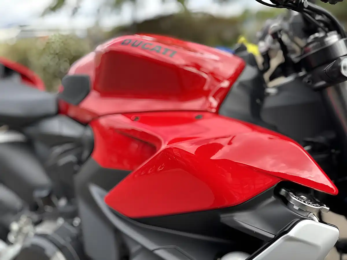 Used 2022 Ducati Streetfighter V2 Red - Interior and Exterior details 12