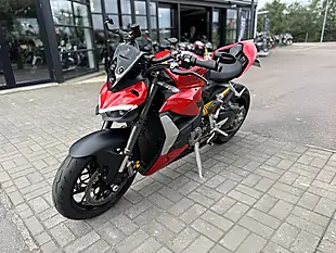 Used 2022 Ducati Streetfighter V2 Red - Interior and Exterior details 5