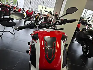 Used 2022 Ducati Streetfighter V4 S Custom Graphics Kit - Interior and Exterior details 12