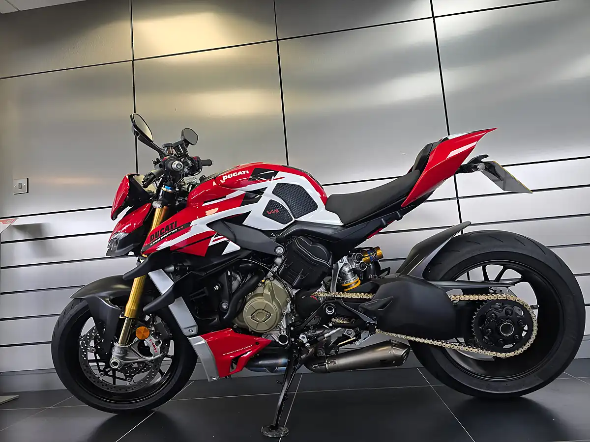 Used 2022 Ducati Streetfighter V4 S Custom Graphics Kit - Interior and Exterior details 15