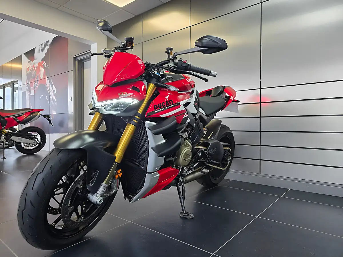 Used 2022 Ducati Streetfighter V4 S Custom Graphics Kit - Interior and Exterior details 9