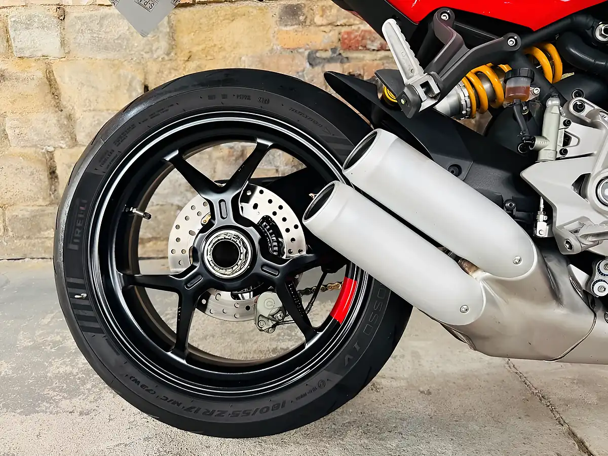 Used 2022 Ducati Supersport 950 S S Red - Interior and Exterior details 10