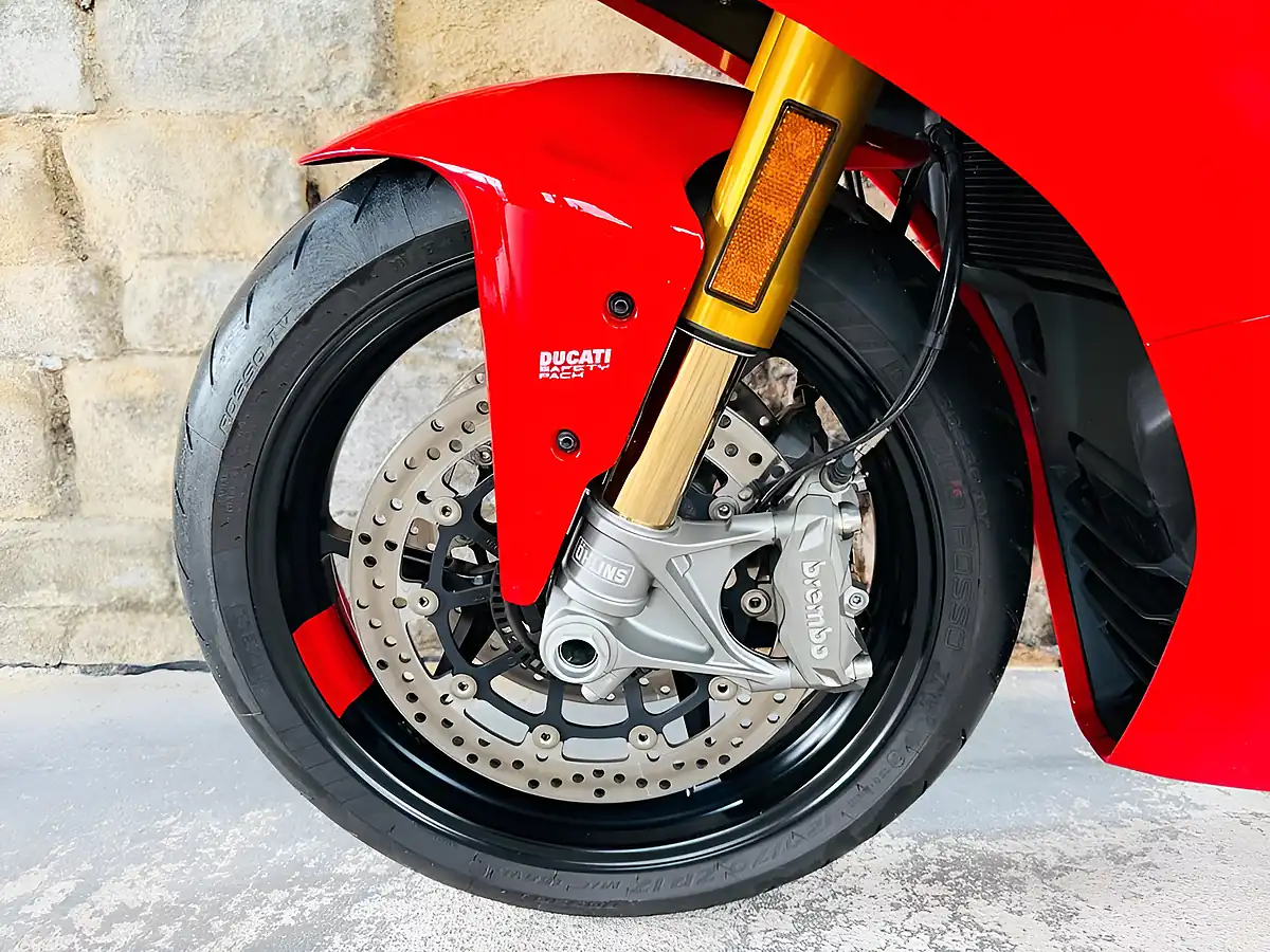 Used 2022 Ducati Supersport 950 S S Red - Interior and Exterior details 14