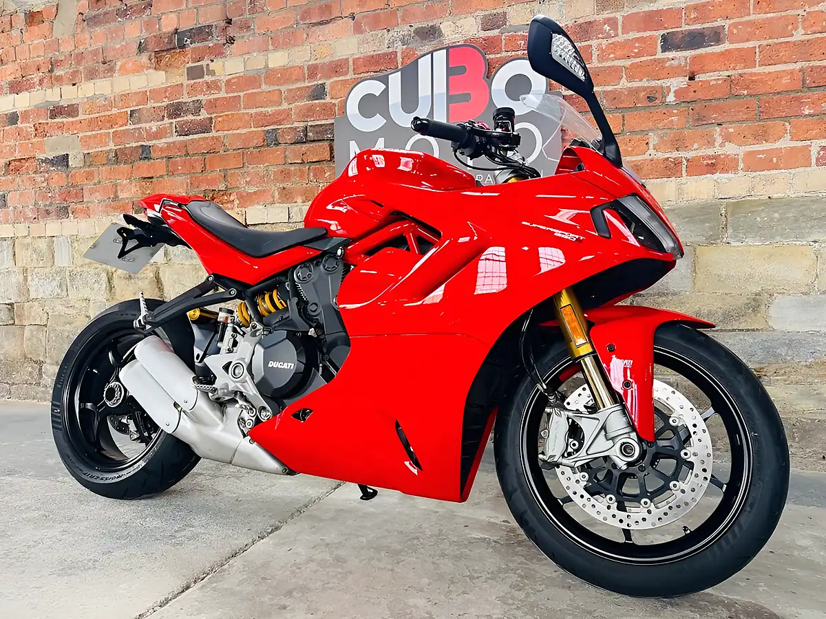 Used 2022 Ducati Supersport 950 S S Red - Interior and Exterior details 3
