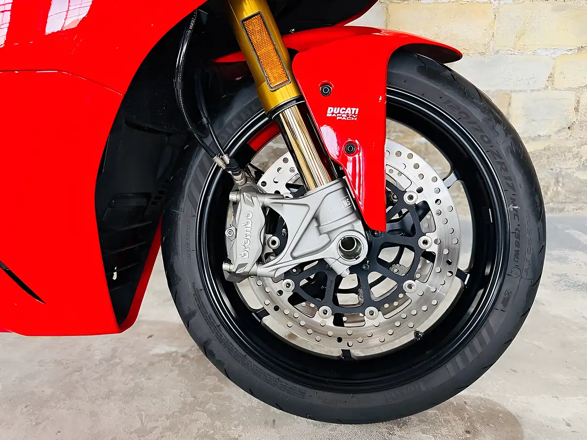 Used 2022 Ducati Supersport 950 S S Red - Interior and Exterior details 5