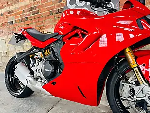 Used 2022 Ducati Supersport 950 S S Red - Interior and Exterior details 6