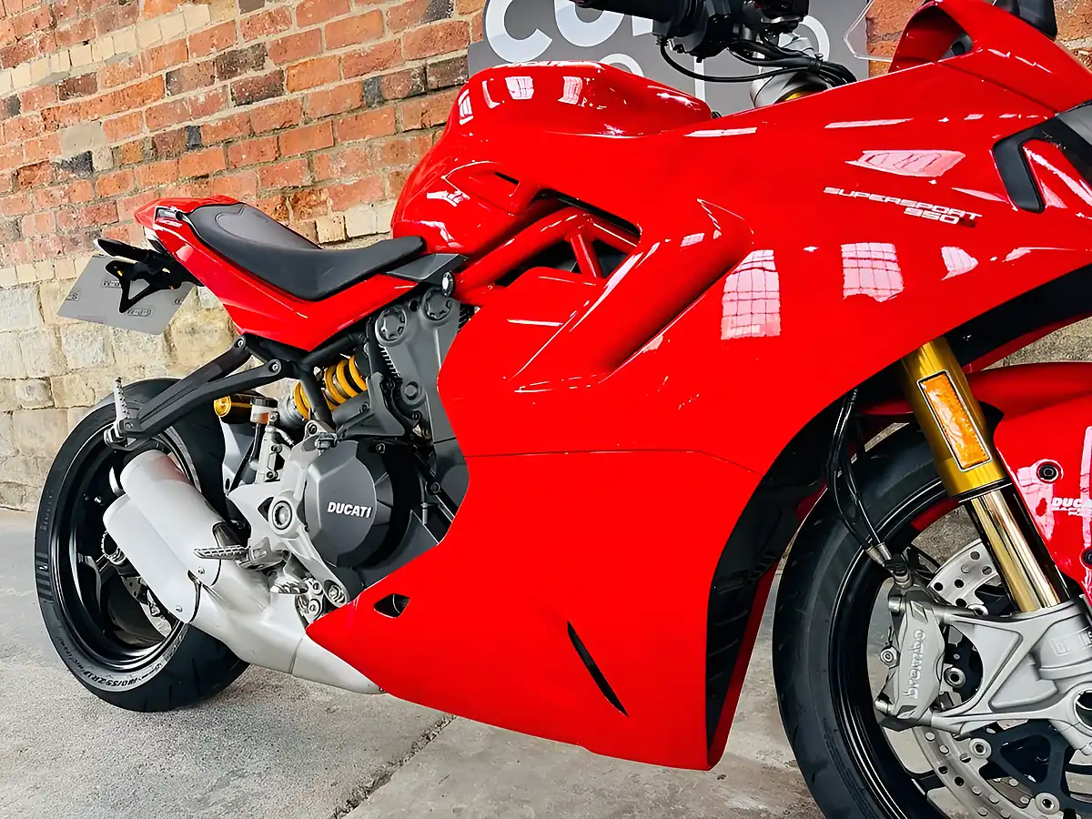 Used 2022 Ducati Supersport 950 S S Red - Interior and Exterior details 6