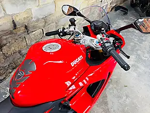 Used 2022 Ducati Supersport 950 S S Red - Interior and Exterior details 8