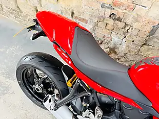 Used 2022 Ducati Supersport 950 S S Red - Interior and Exterior details 9