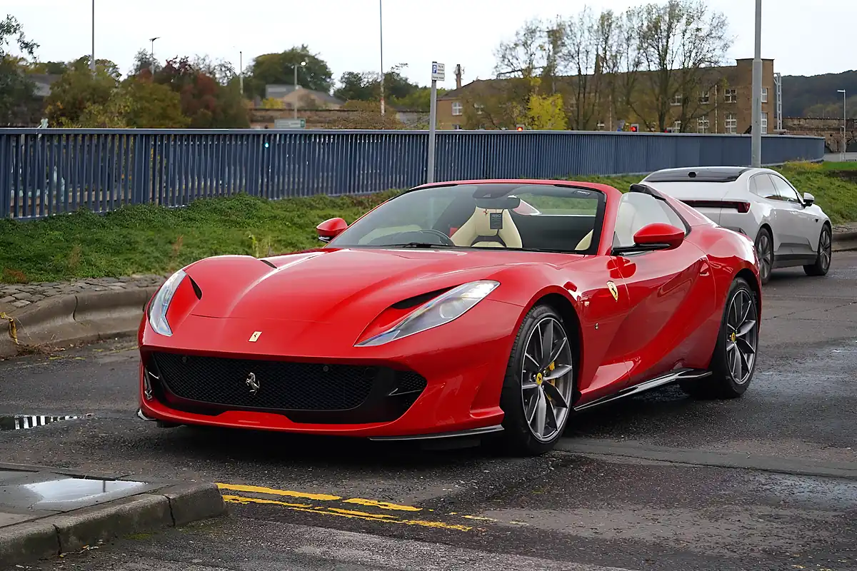 Used 2022 Ferrari 812 Gts Spider Red - Interior and Exterior details 8