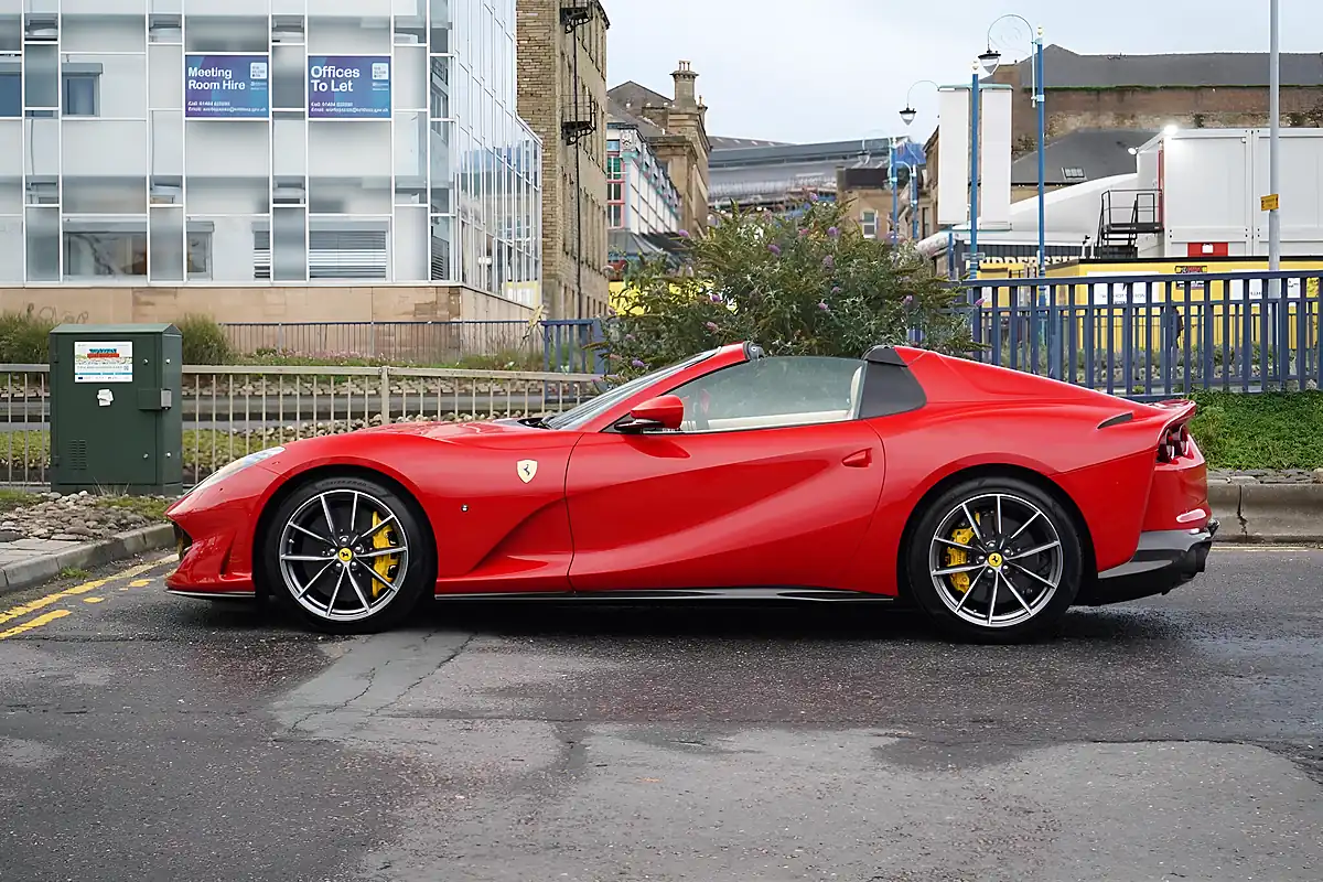 Used 2022 Ferrari 812 Gts Spider Red - Interior and Exterior details 9
