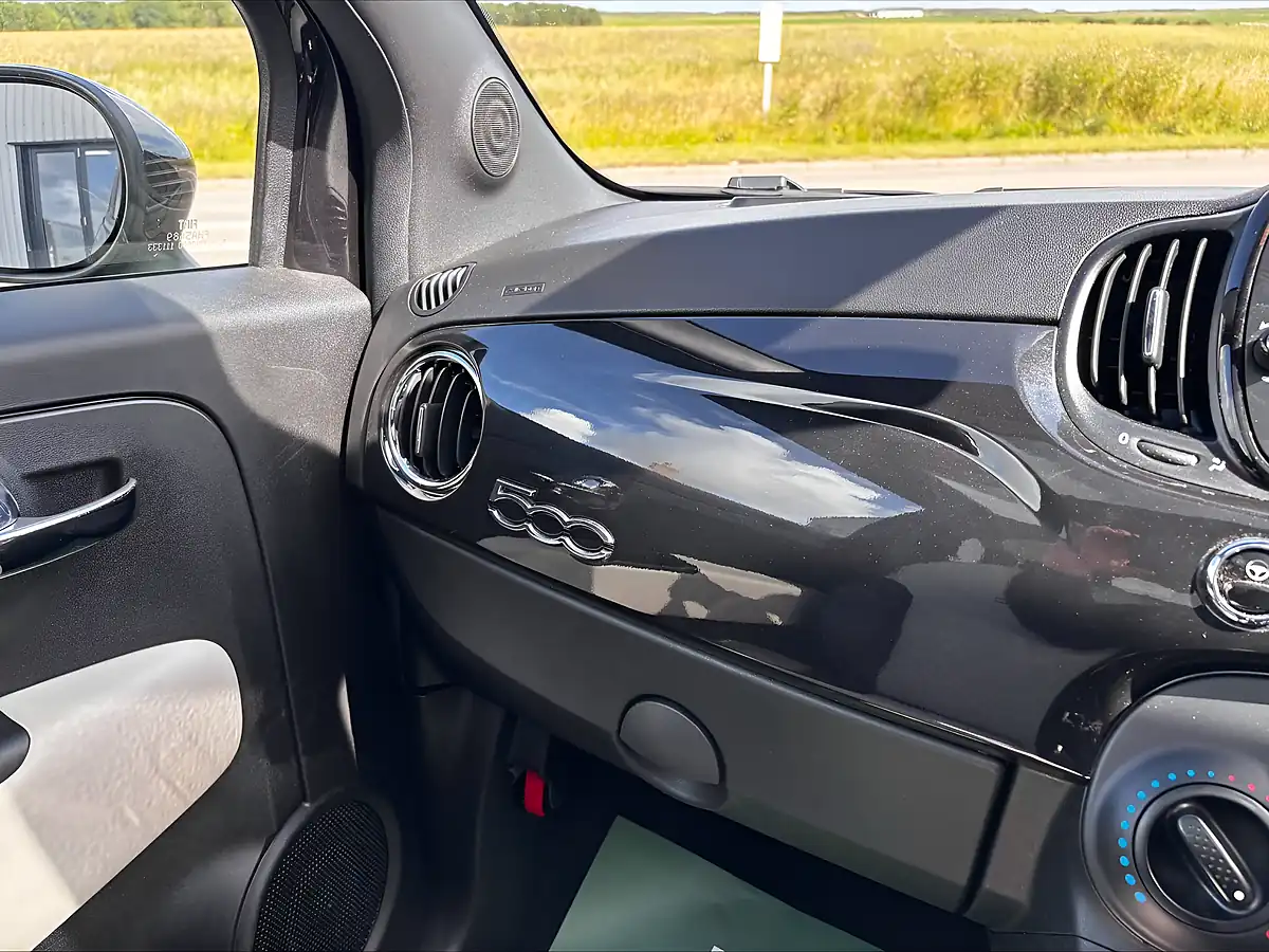 Used 2022 Fiat 500 Dolcevita Black - Interior and Exterior details 18