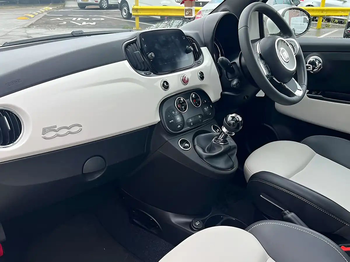 Used 2022 Fiat 500 Dolcevita Bossa Nova White - Interior and Exterior details 18