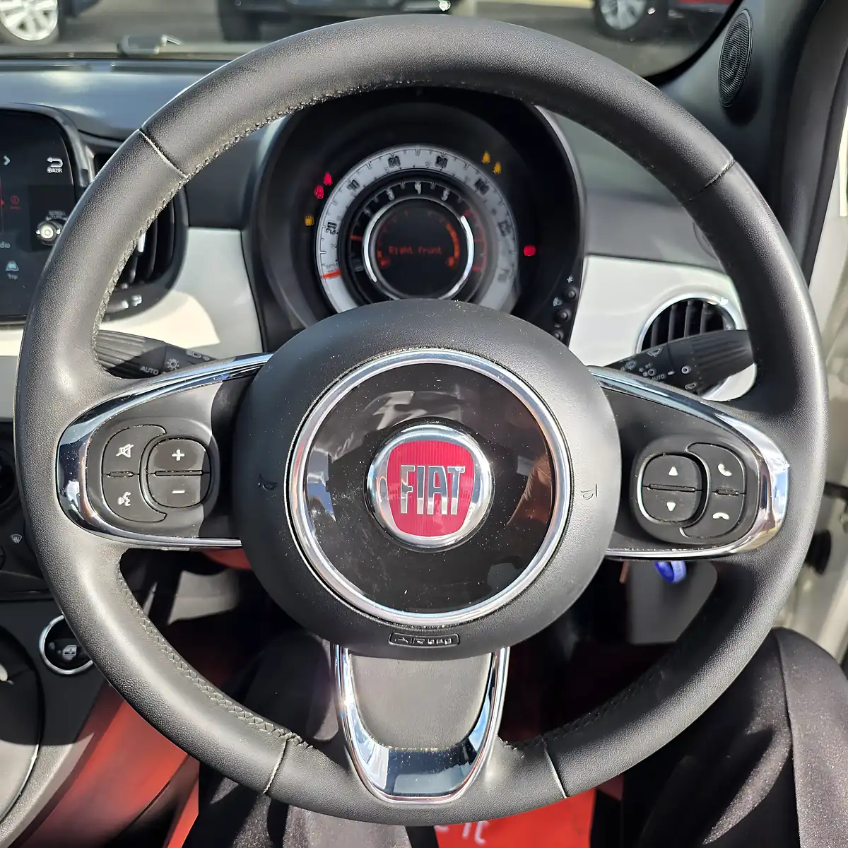 Used 2022 Fiat 500 Dolcevita Dolcevita Bossanova White - Interior and Exterior details 14