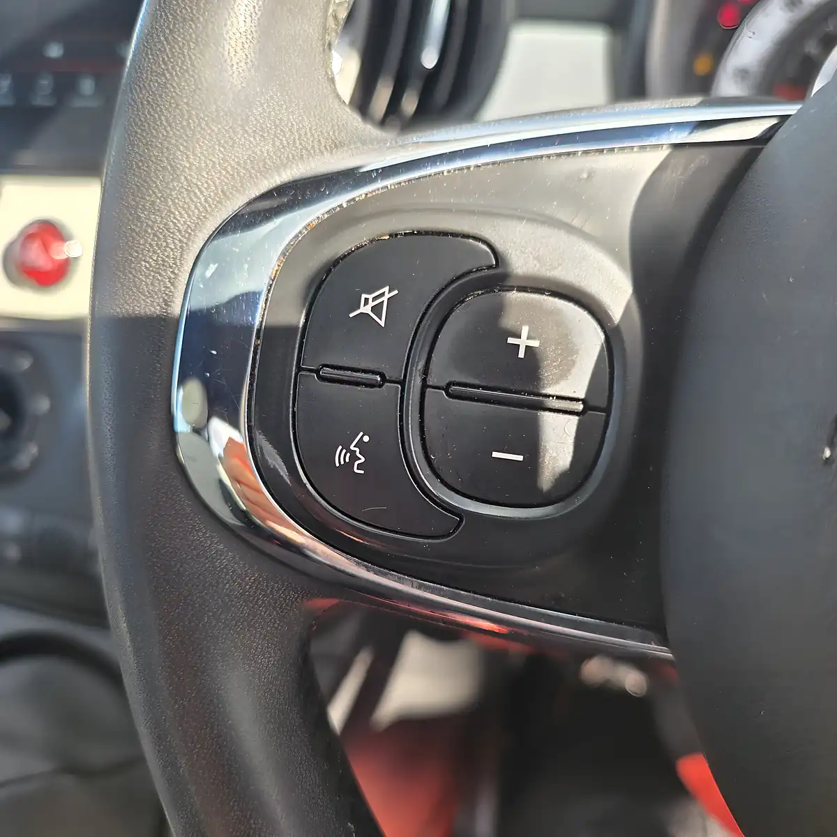 Used 2022 Fiat 500 Dolcevita Dolcevita Bossanova White - Interior and Exterior details 15