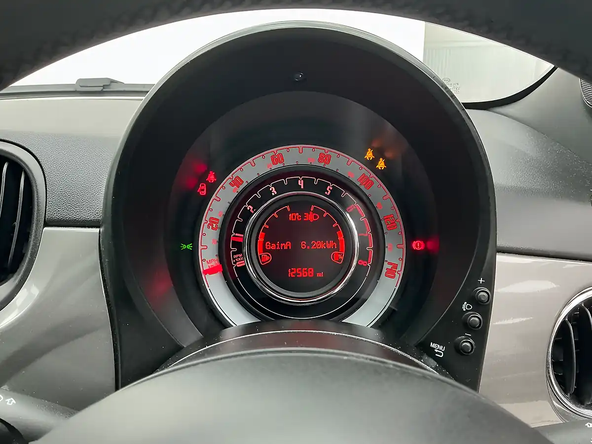 Used 2022 Fiat 500 Dolcevita Electroclash Grey - Interior and Exterior details 10