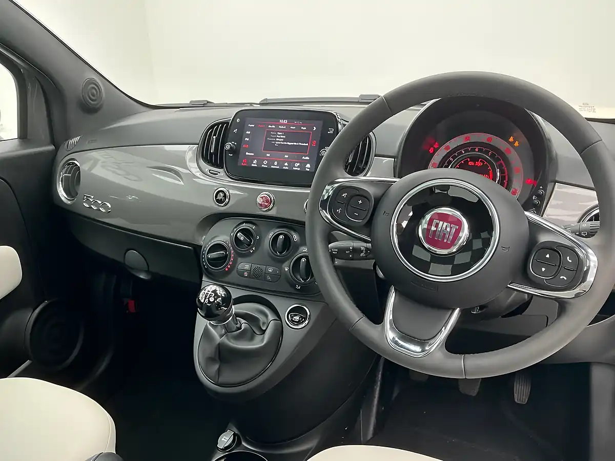 Used 2022 Fiat 500 Dolcevita Electroclash Grey - Interior and Exterior details 8