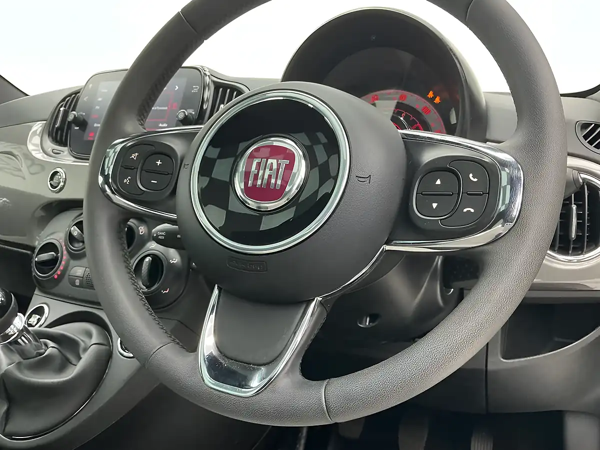 Used 2022 Fiat 500 Dolcevita Electroclash Grey - Interior and Exterior details 9