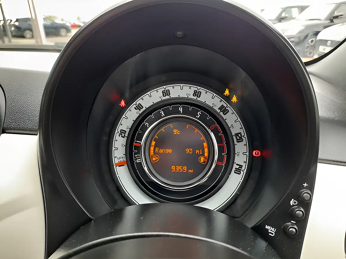 Used 2022 Fiat 500 Dolcevita (part Leather) White - Interior and Exterior details 12