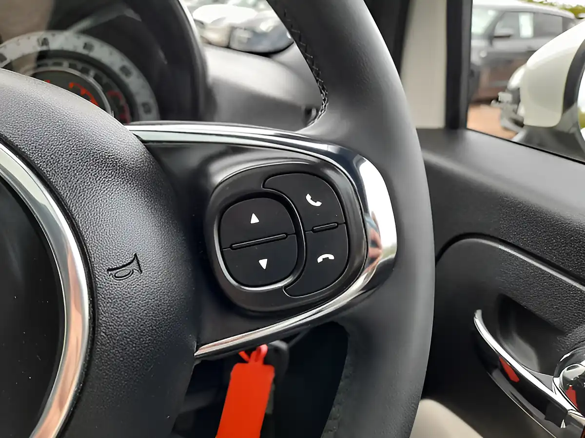 Used 2022 Fiat 500 Dolcevita (part Leather) White - Interior and Exterior details 18