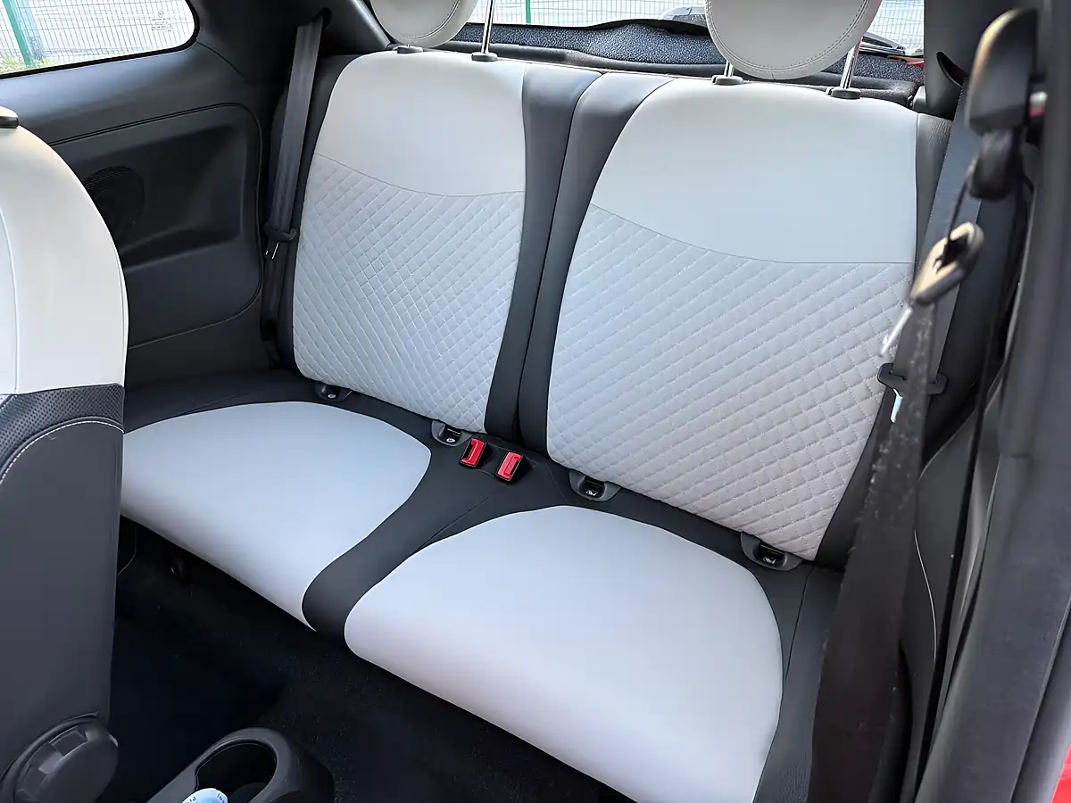 Used 2022 Fiat 500 Dolcevita Plus Red - Interior and Exterior details 16