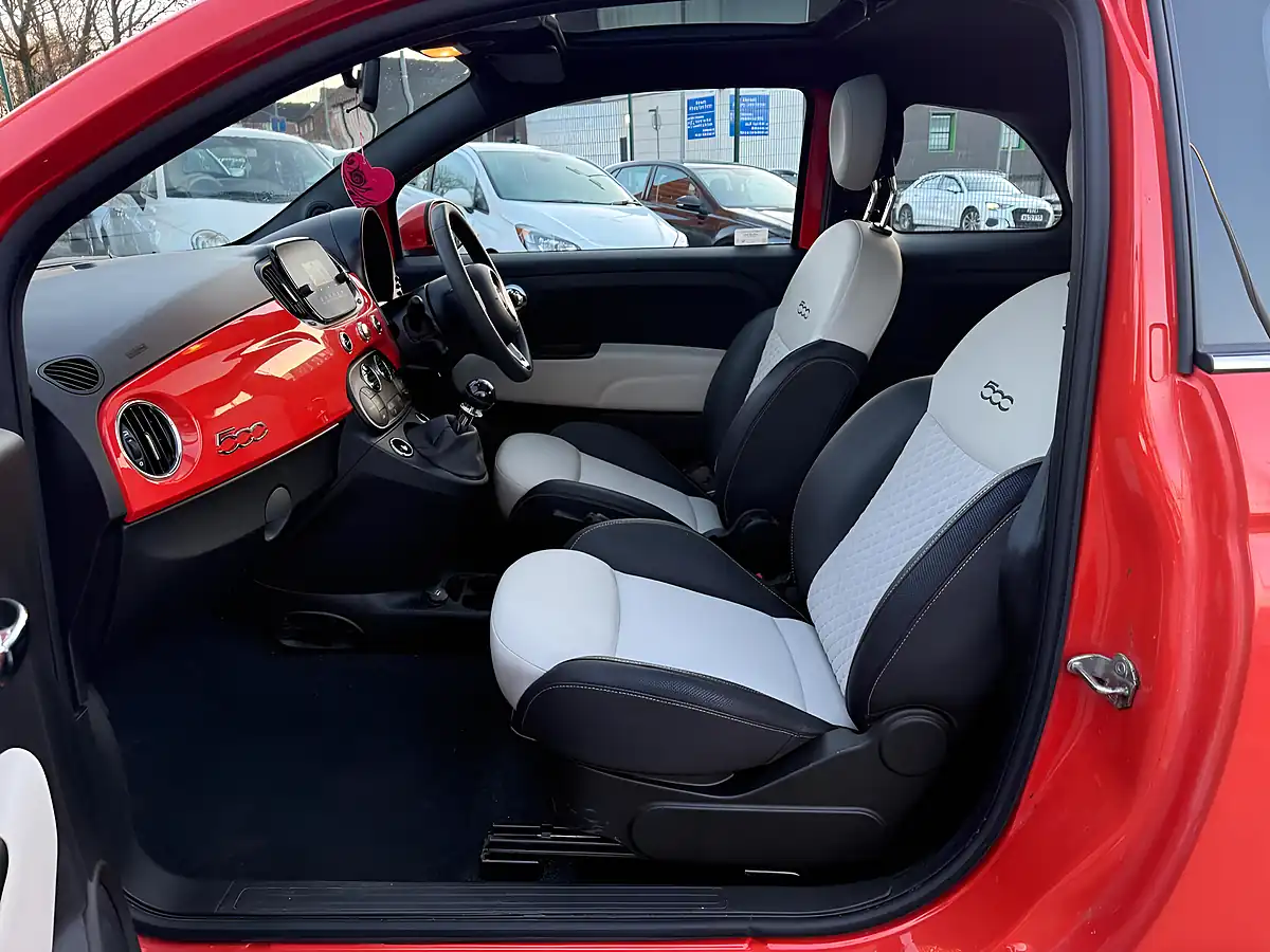 Used 2022 Fiat 500 Dolcevita Plus Red - Interior and Exterior details 18