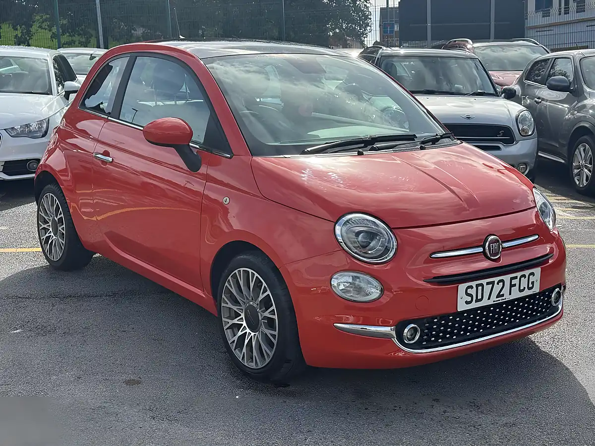 Used 2022 Fiat 500 Dolcevita Plus Red - Interior and Exterior details 6