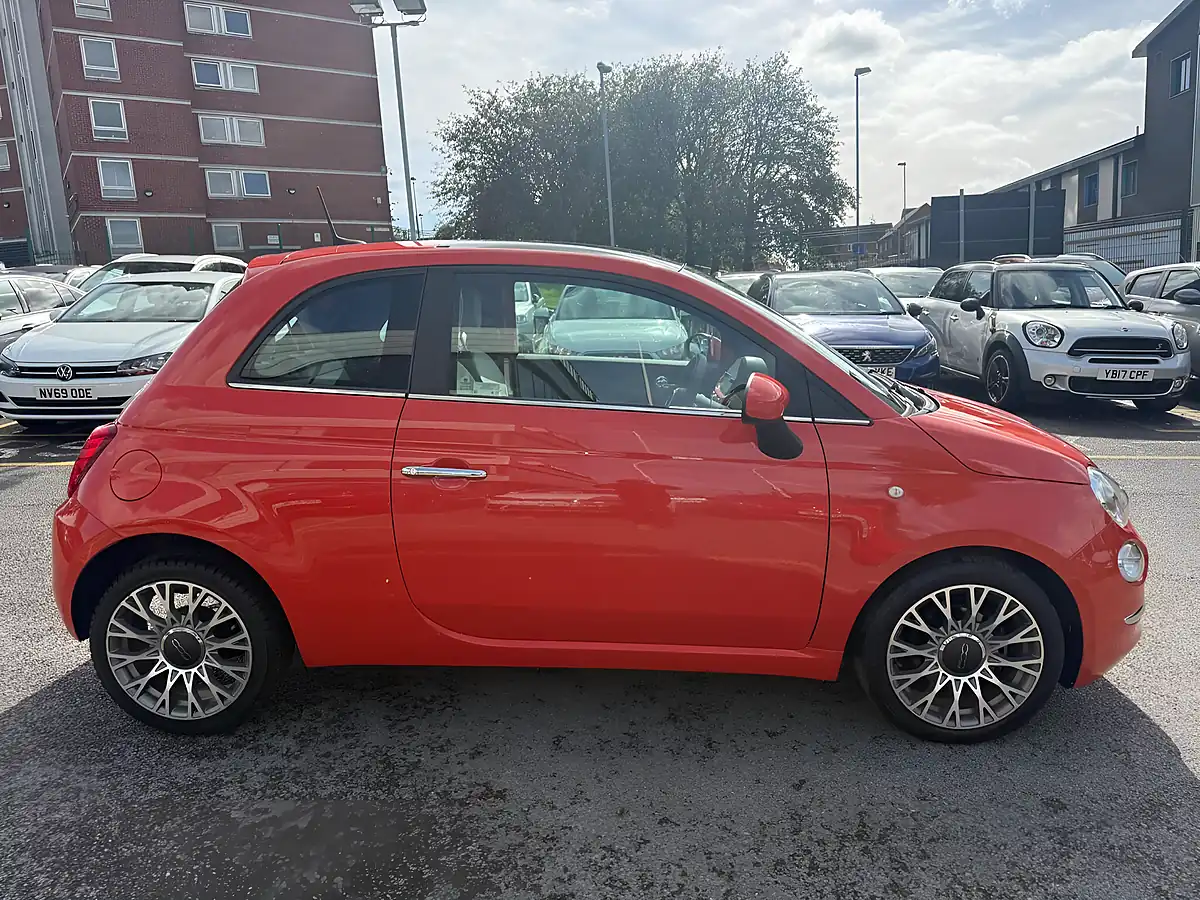 Used 2022 Fiat 500 Dolcevita Plus Red - Interior and Exterior details 9