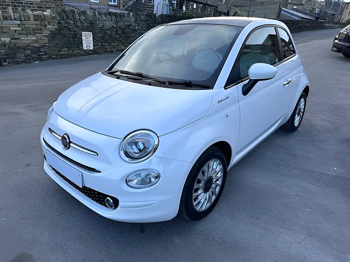 Used 2022 Fiat 500 Dolcevita White - Interior and Exterior details 4