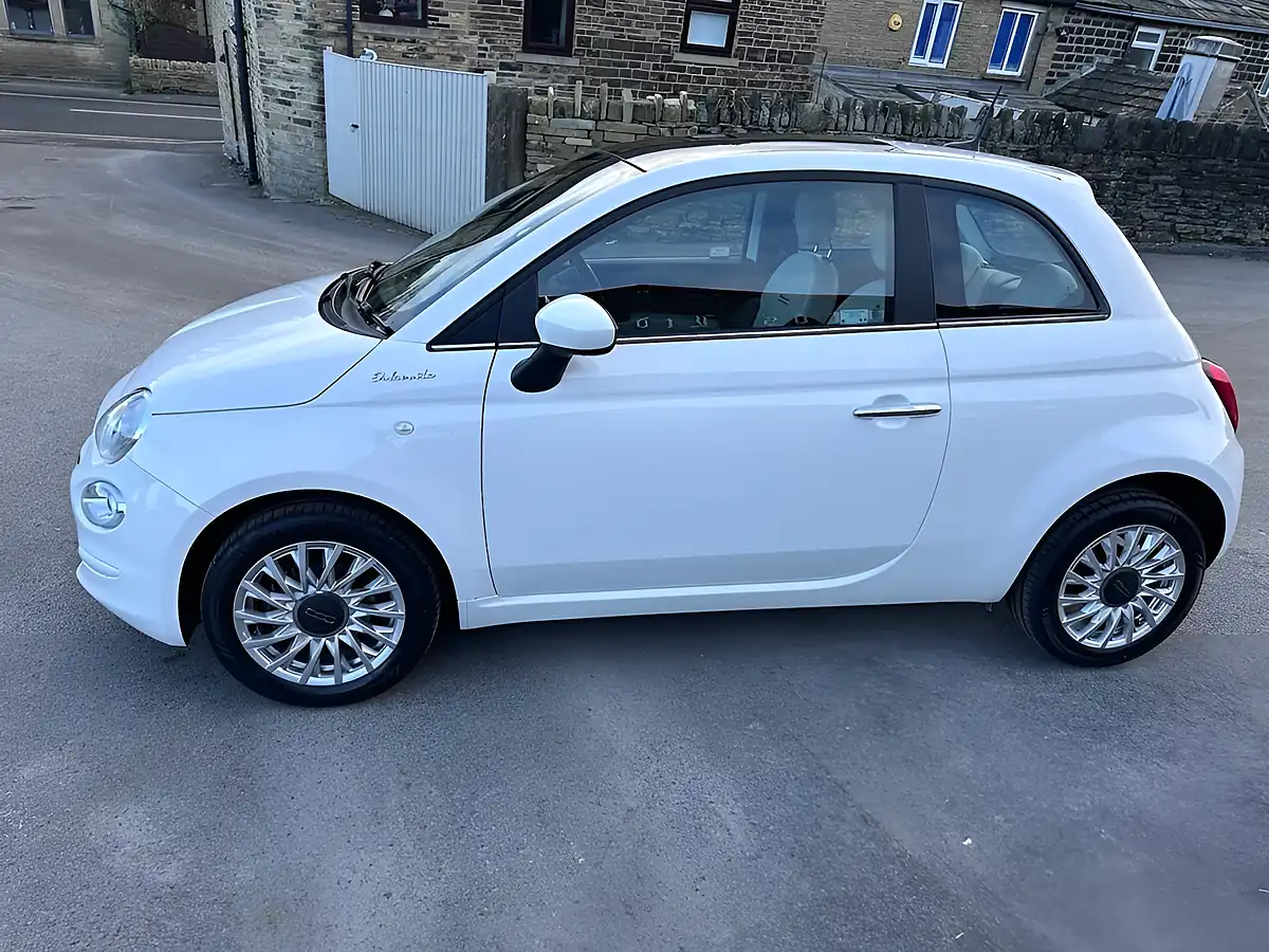 Used 2022 Fiat 500 Dolcevita White - Interior and Exterior details 5
