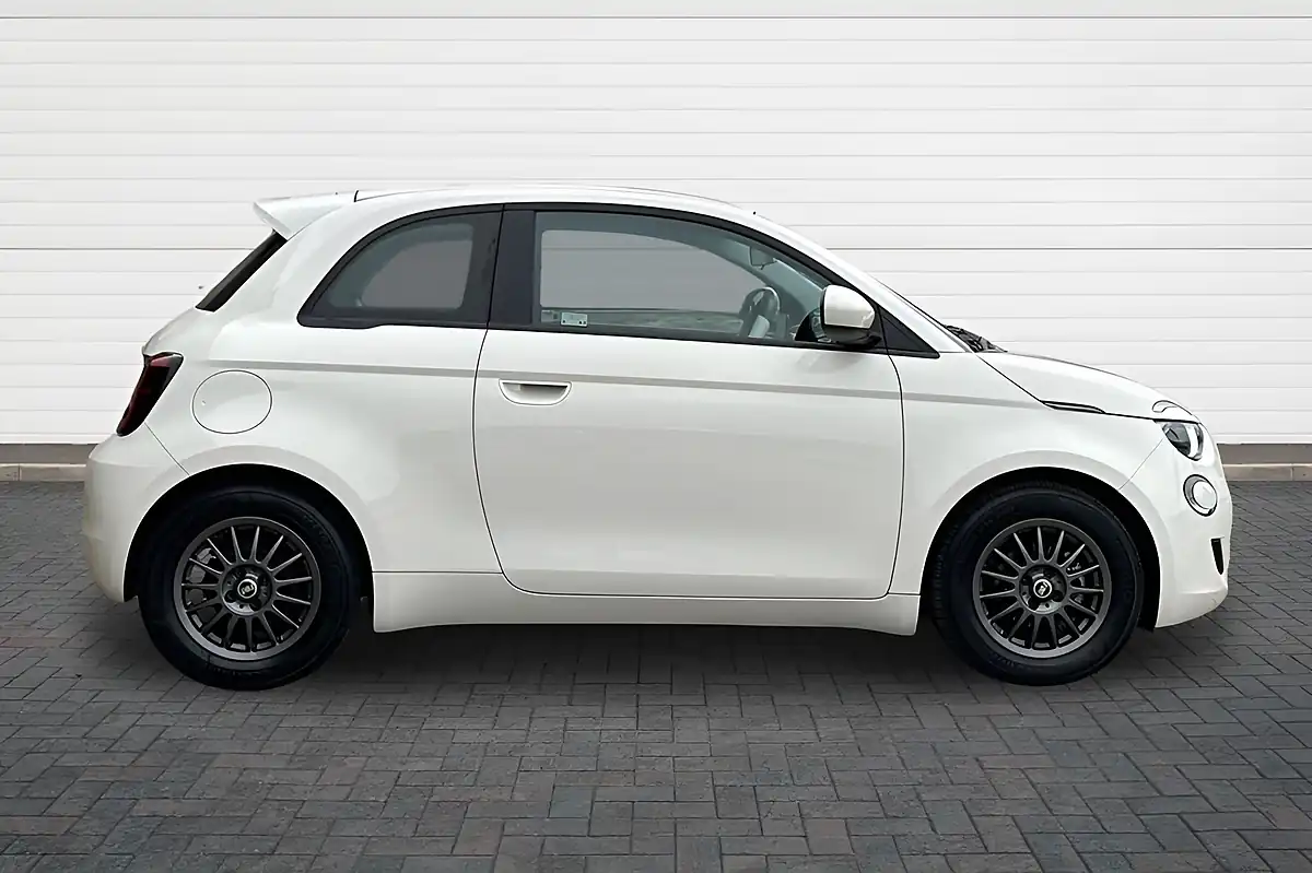 Used 2022 Fiat 500e Action White - Interior and Exterior details 2