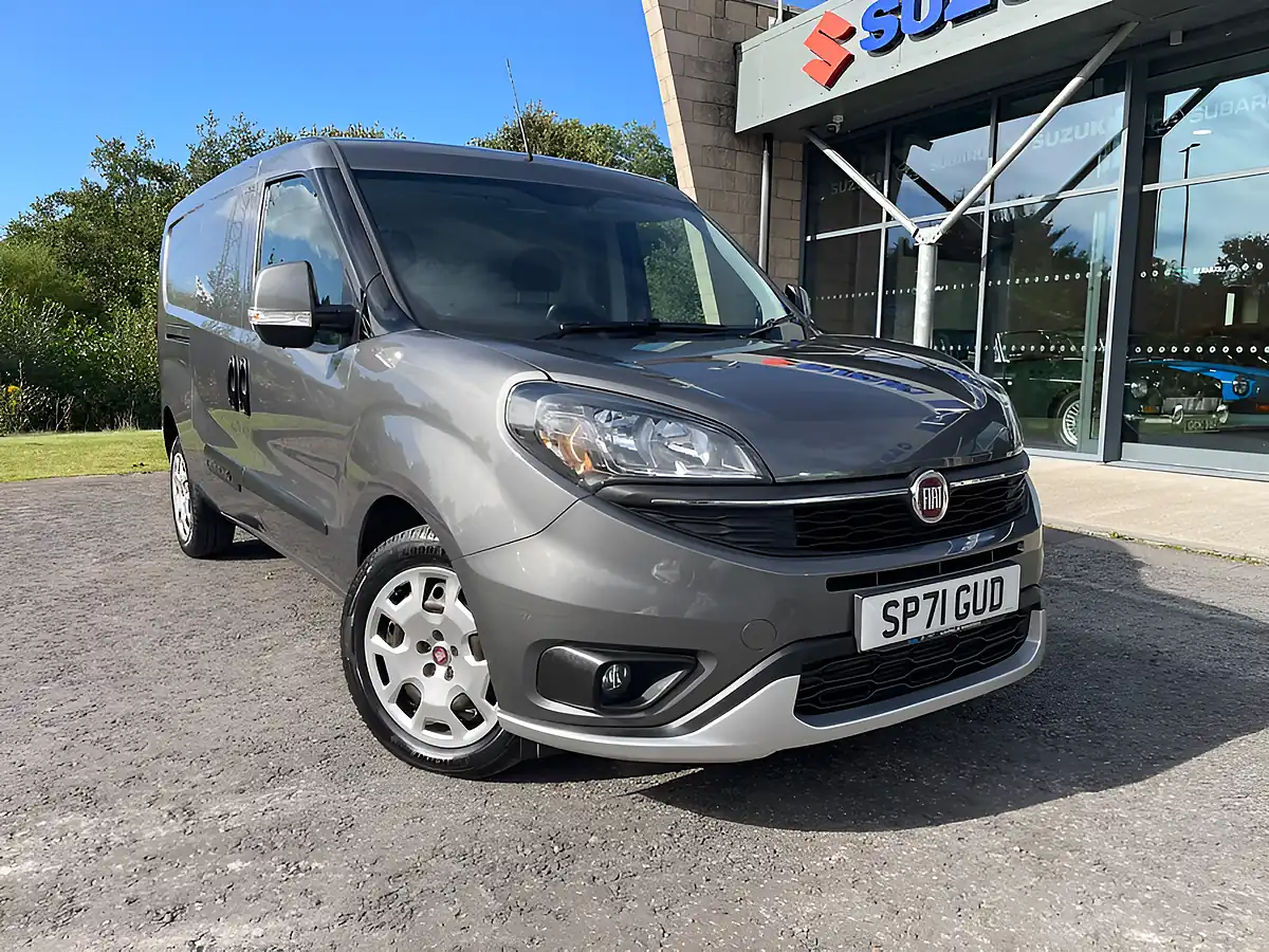 Used 2022 Fiat Doblo Trekking Grey - Front View