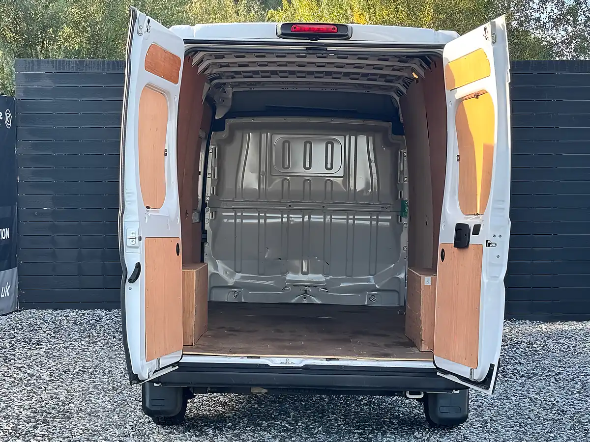 Used 2022 Fiat Ducato 35 Panel Van L H2 White - Interior and Exterior details 16