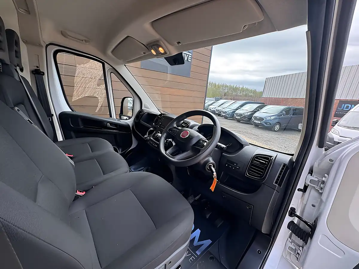 Used 2022 Fiat Ducato 35 White - Interior and Exterior details 14