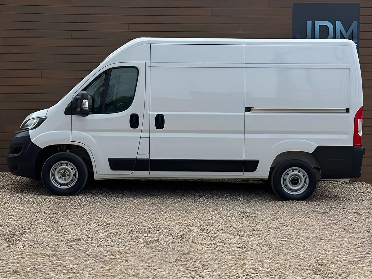 Used 2022 Fiat Ducato 35 White - Interior and Exterior details 8