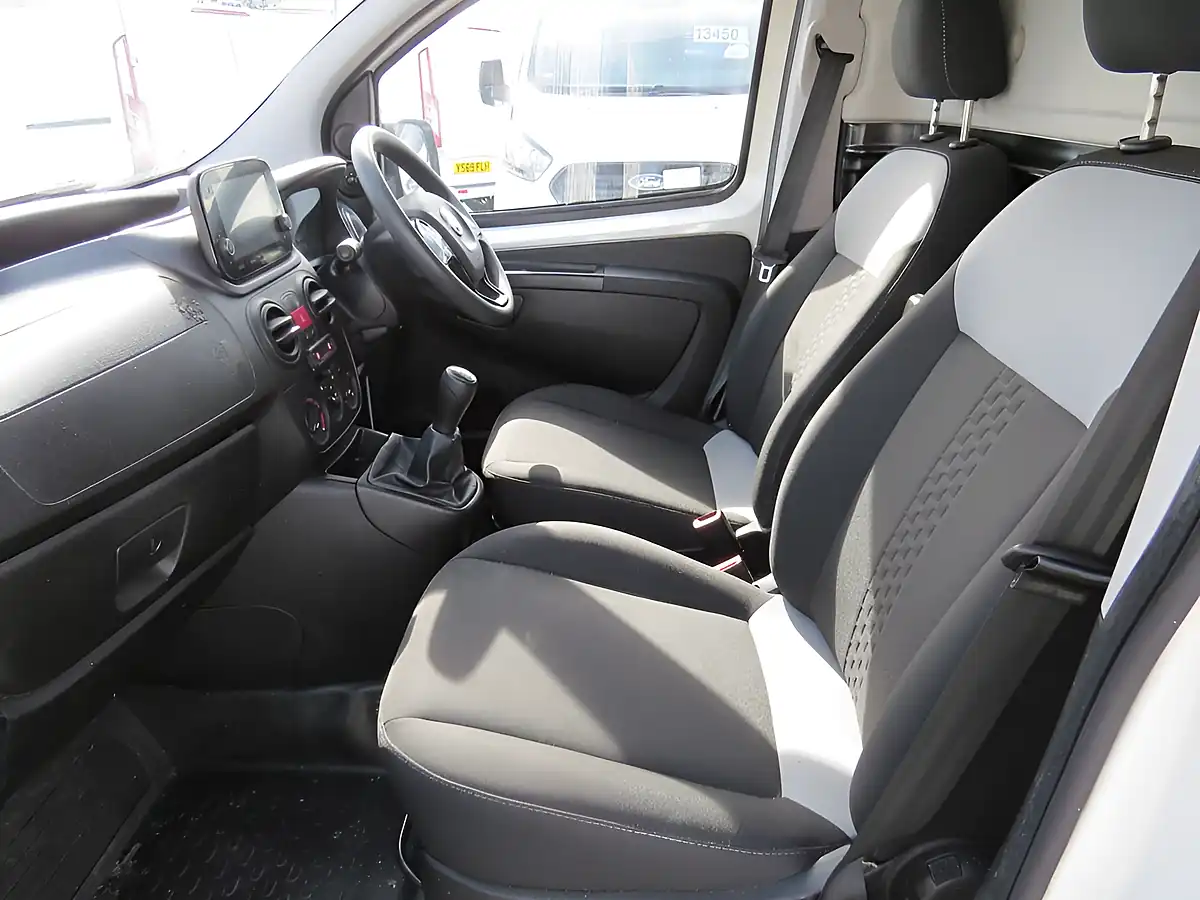 Used 2022 Fiat Fiorino Tecnico White - Interior and Exterior details 8