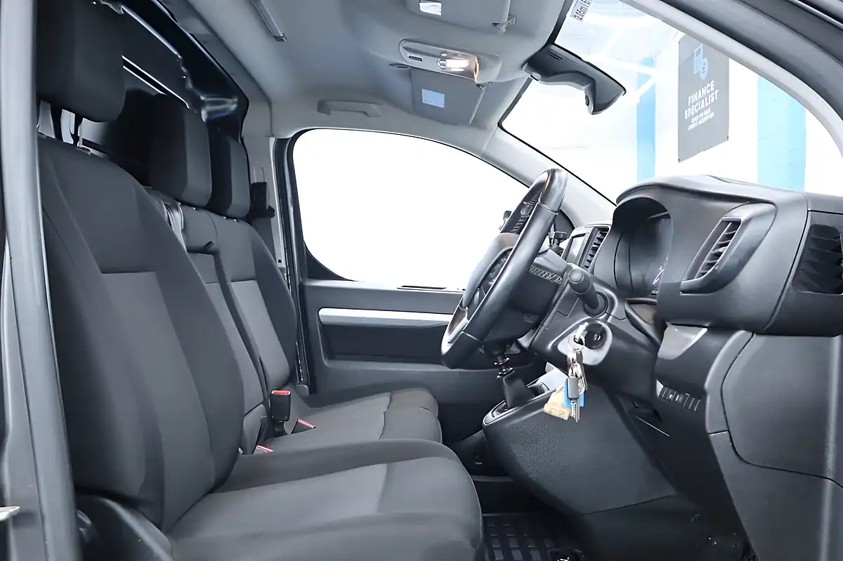 Used 2022 Fiat Scudo Business White - Interior and Exterior details 15