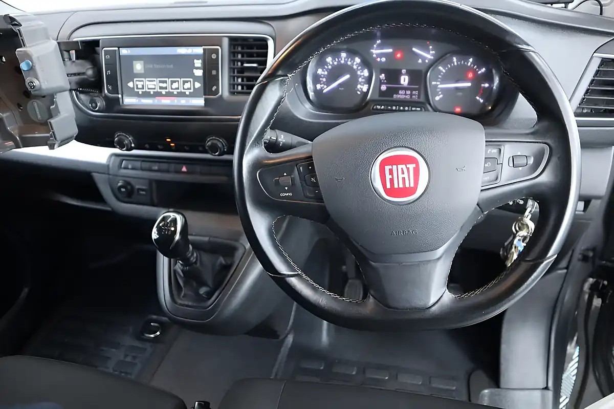 Used 2022 Fiat Scudo Business White - Interior and Exterior details 16