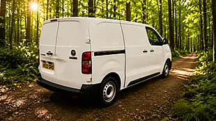 Used 2022 Fiat Scudo Sx Panel Van White - Interior and Exterior details 4
