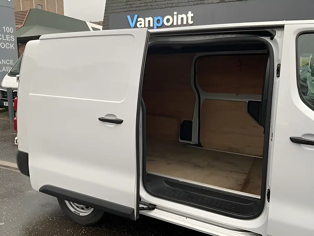 Used 2022 Fiat Scudo Sx White - Interior and Exterior details 10